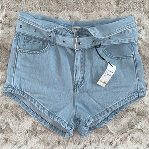 *SOLD* High Waisted Jean Shorts | Large